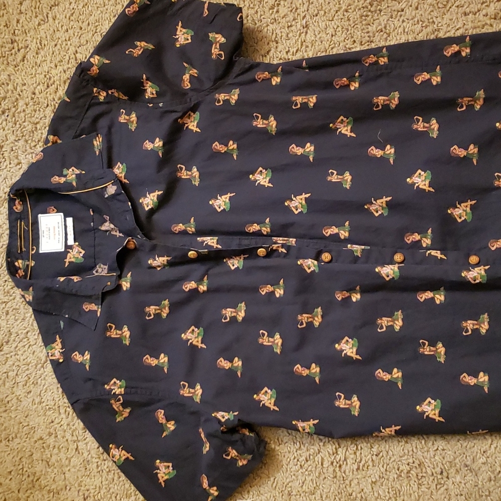 Short sleeve button up